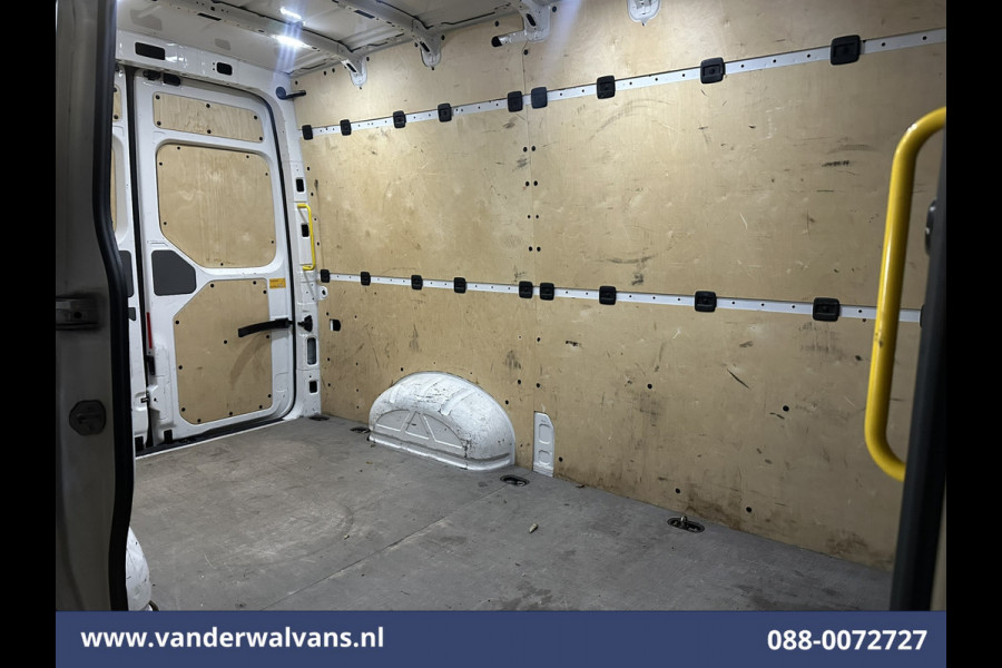 Volkswagen Crafter 2.0 TDI L3H3 L2H2 Euro6 Airco | Apple Carplay | Android Auto | Parkeersensoren Bijrijdersbank