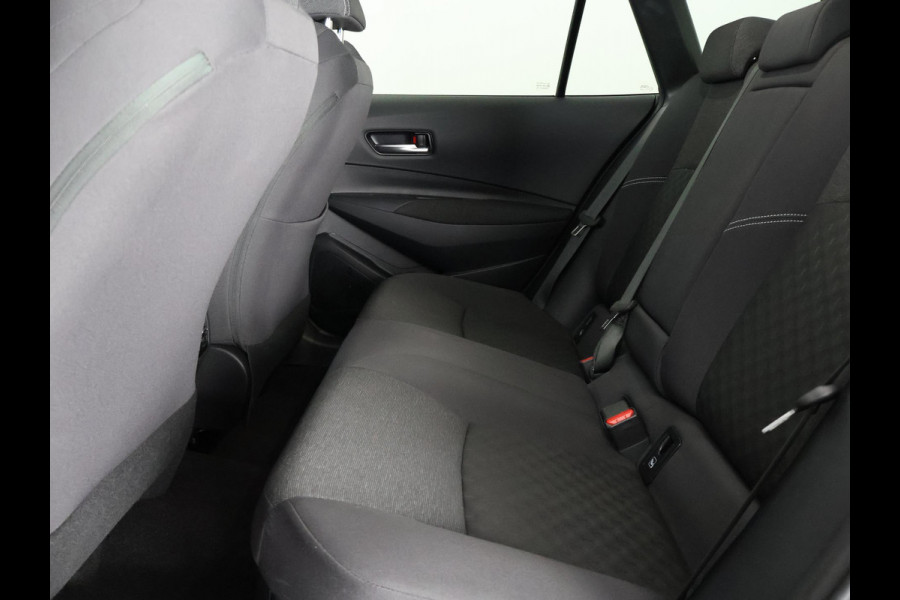 Toyota Corolla Touring Sports HYBRID BLACKLINE ACTIVE GARANTIE TOT 2033! NIEUW MODEL. CARPLAY NAVIGATIE. ADAPTIEVE CRUISE CONTROL . APPLE CARPLAY & ANDRIOD AUTO . CAMERA