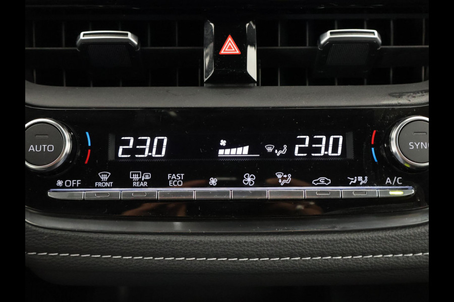 Toyota Corolla Touring Sports HYBRID BLACKLINE ACTIVE GARANTIE TOT 2033! NIEUW MODEL. CARPLAY NAVIGATIE. ADAPTIEVE CRUISE CONTROL . APPLE CARPLAY & ANDRIOD AUTO . CAMERA