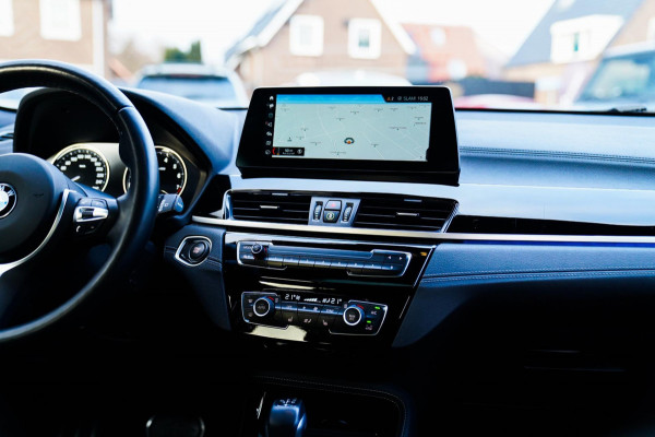BMW X2 XDrive25e Business Edition Plus| Headup | Camera | Stoelverwarming | Pano