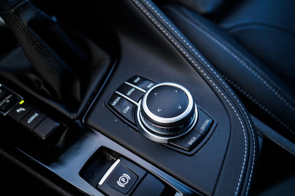 BMW X2 XDrive25e Business Edition Plus| Headup | Camera | Stoelverwarming | Pano