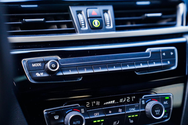 BMW X2 XDrive25e Business Edition Plus| Headup | Camera | Stoelverwarming | Pano