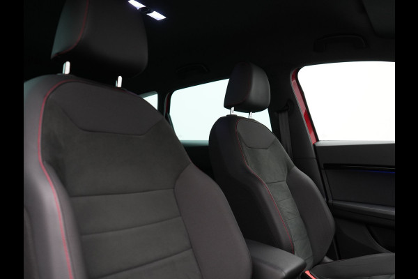 Seat Ateca 1.5 TSI FR DSG 150pk Dealer O.H. | Adaptive Cruise | Camera | Beats Audio | Alcantara Sportstoelen Verwarmd | 19"L.M | Apple Carplay | Sfeerverlichting | Keyless | Blis | Navigatie | DAB |