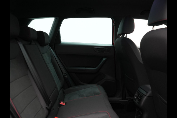Seat Ateca 1.5 TSI FR DSG 150pk Dealer O.H. | Adaptive Cruise | Camera | Beats Audio | Alcantara Sportstoelen Verwarmd | 19"L.M | Apple Carplay | Sfeerverlichting | Keyless | Blis | Navigatie | DAB |