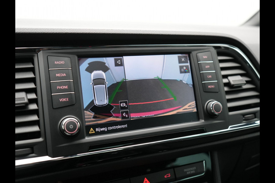 Seat Ateca 1.5 TSI FR DSG 150pk Dealer O.H. | Adaptive Cruise | Camera | Beats Audio | Alcantara Sportstoelen Verwarmd | 19"L.M | Apple Carplay | Sfeerverlichting | Keyless | Blis | Navigatie | DAB |