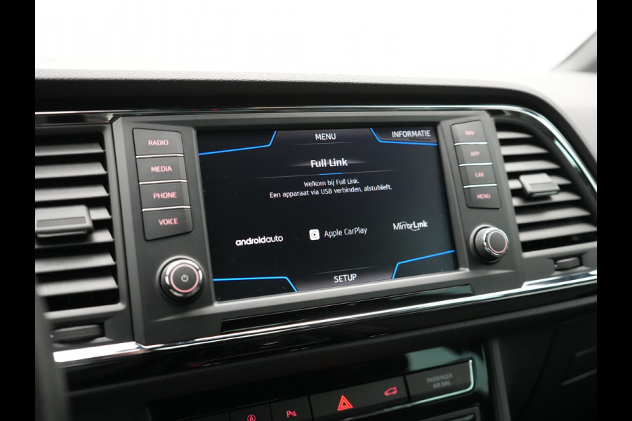 Seat Ateca 1.5 TSI FR DSG 150pk Dealer O.H. | Adaptive Cruise | Camera | Beats Audio | Alcantara Sportstoelen Verwarmd | 19"L.M | Apple Carplay | Sfeerverlichting | Keyless | Blis | Navigatie | DAB |