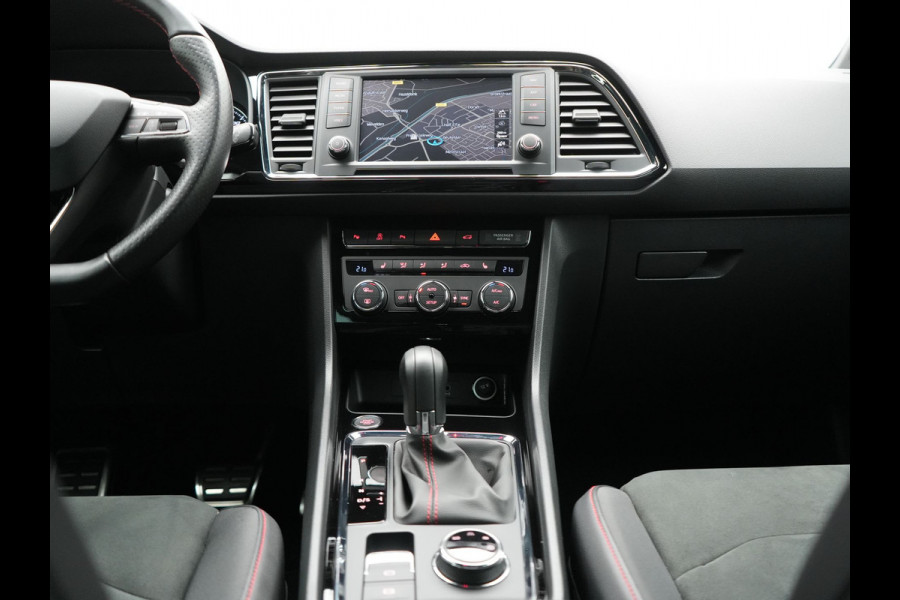 Seat Ateca 1.5 TSI FR DSG 150pk Dealer O.H. | Adaptive Cruise | Camera | Beats Audio | Alcantara Sportstoelen Verwarmd | 19"L.M | Apple Carplay | Sfeerverlichting | Keyless | Blis | Navigatie | DAB |