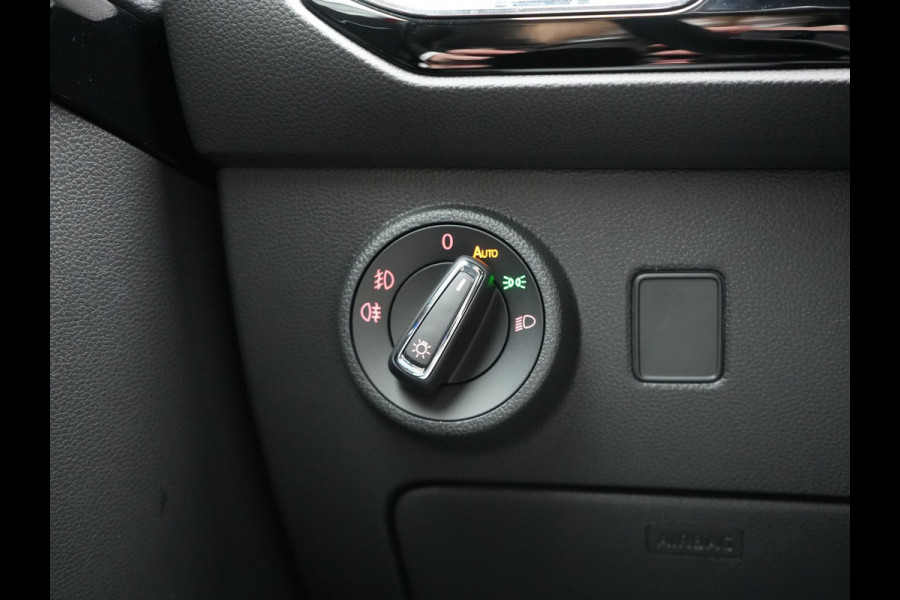 Seat Ateca 1.5 TSI FR DSG 150pk Dealer O.H. | Adaptive Cruise | Camera | Beats Audio | Alcantara Sportstoelen Verwarmd | 19"L.M | Apple Carplay | Sfeerverlichting | Keyless | Blis | Navigatie | DAB |