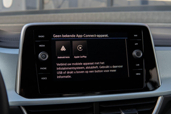 Volkswagen T-Roc 1.5 TSI Goal Edition PDC|Stoelverwarming|Carplay|Dodehoeksensor|ACC|LMV
