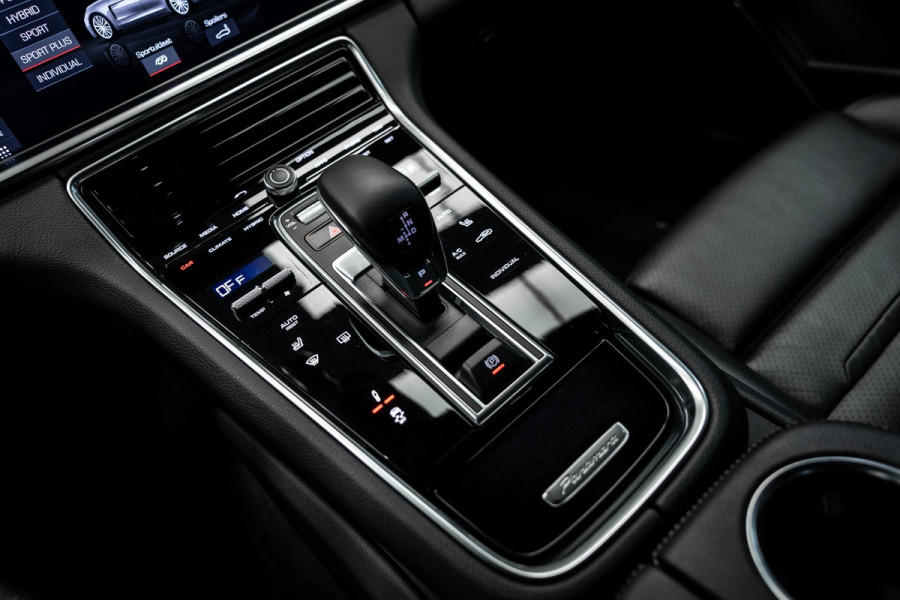 Porsche Panamera 2.9 4 E-Hybrid 10 Years Edition | Sport Chrono | Sportuitlaat | Bose | Luchtvering | Stoelverwarming |