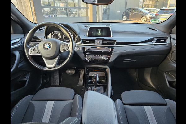 BMW X2 sDrive20i Executive | Automaat | Trekhaak | LED | Park Assist | Navi | Cruise | LMV 19" | All-seasons |