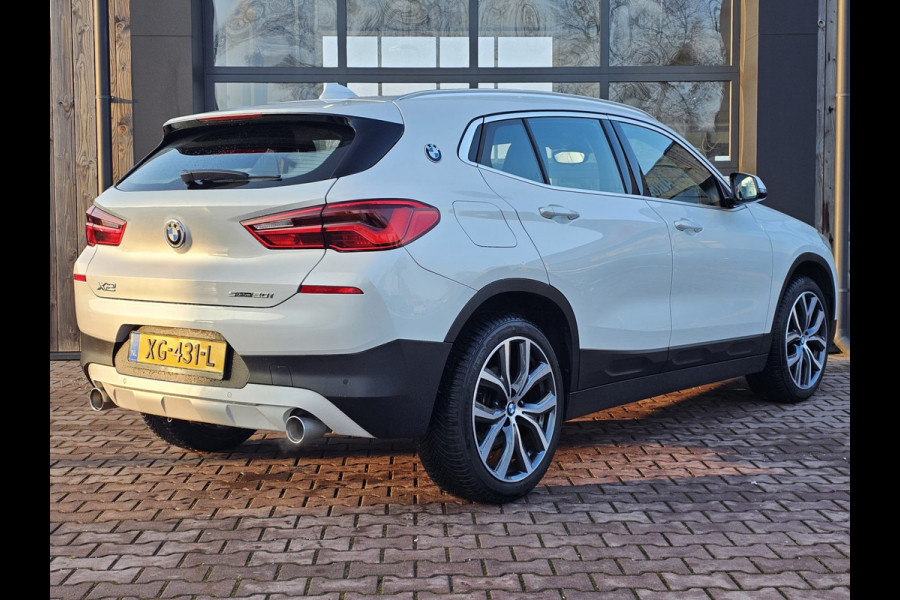 BMW X2 sDrive20i Executive | Automaat | Trekhaak | LED | Park Assist | Navi | Cruise | LMV 19" | All-seasons |