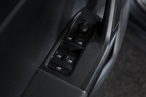 Seat Arona 1.0 TSI 95 PK Style | Cruise | Stoelverw. | App. Connect | ECC | Trekhaak | LM 16" |