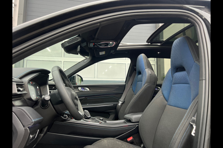 Lynk & Co 01 1.5 | BLACK EDITION | 360 CAMERA | PANO | GARATIE | CARPLAY | NAVI | INRUIL MOGELIJK