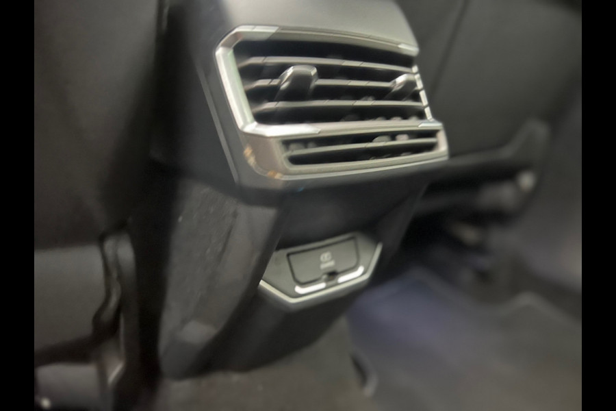 Lynk & Co 01 1.5 | BLACK EDITION | 360 CAMERA | PANO | GARATIE | CARPLAY | NAVI | INRUIL MOGELIJK