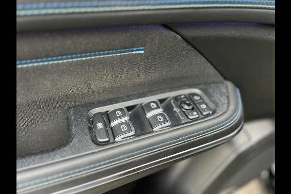 Lynk & Co 01 1.5 | BLACK EDITION | 360 CAMERA | PANO | GARATIE | CARPLAY | NAVI | INRUIL MOGELIJK