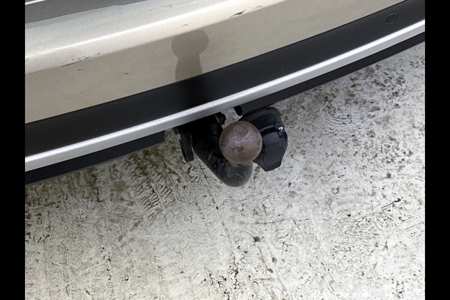 Renault Grand Scénic 1.3 TCe Bose 7p. (Goed OnderH, Panorama, Head-up, Navi, Trekhaak, Parkeersensoren, StoelV, Cruise Con, Etc)