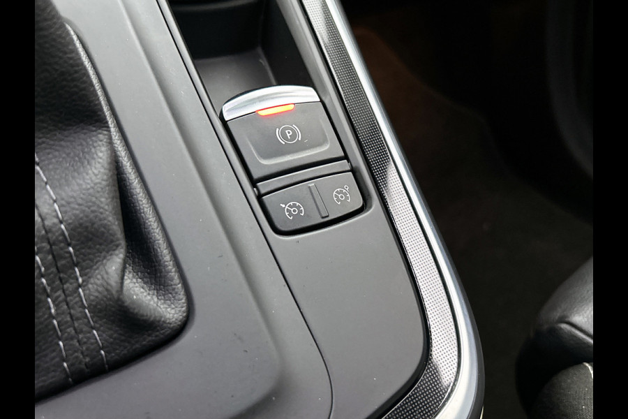 Renault Grand Scénic 1.3 TCe Bose 7p. (Goed OnderH, Panorama, Head-up, Navi, Trekhaak, Parkeersensoren, StoelV, Cruise Con, Etc)