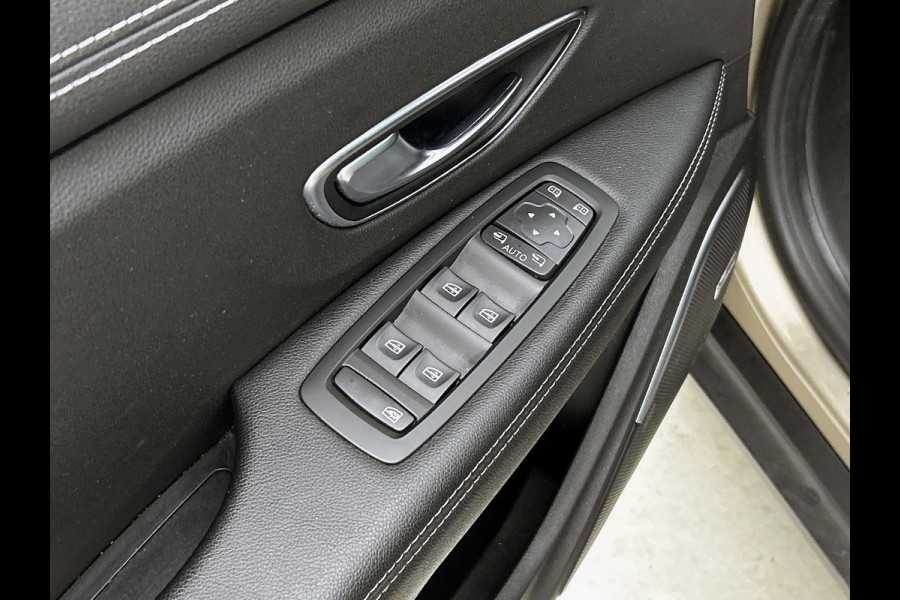 Renault Grand Scénic 1.3 TCe Bose 7p. (Goed OnderH, Panorama, Head-up, Navi, Trekhaak, Parkeersensoren, StoelV, Cruise Con, Etc)