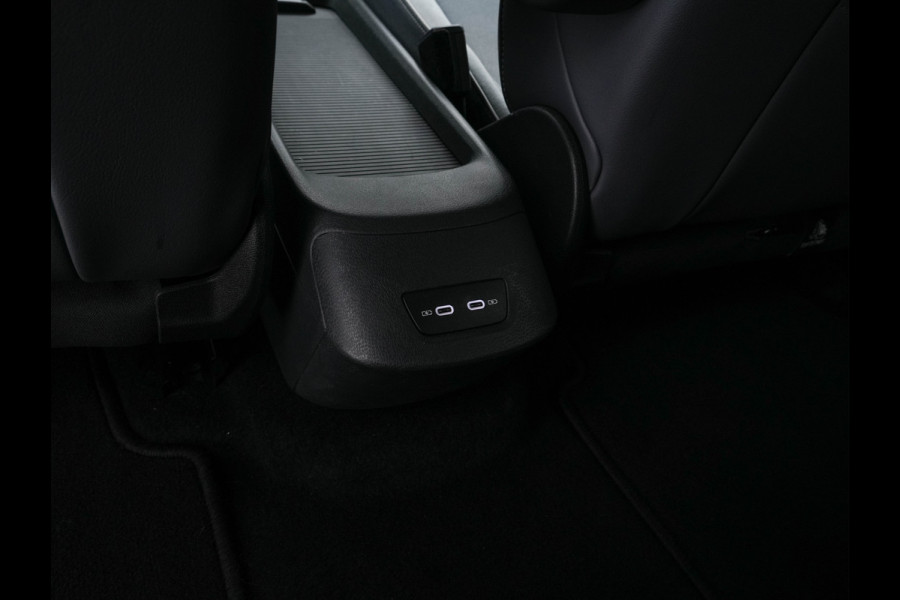 Volkswagen ID.3 Business 58 kWh [ 3-Fase-11kW ] {SOH-87%} (INCL-BTW)  *FULL-LED | AMBIENTLIGHT | KEYLESS | NAVI-FULLMAP | DAB | CARPLAY | CCS-FASTLOADER | CAMERA | HEATED-COMFORTSEATS | DAB+ | DIGI-COCKPIT | ECC | PRIVACYGLASS | PDC | 18''ALU*