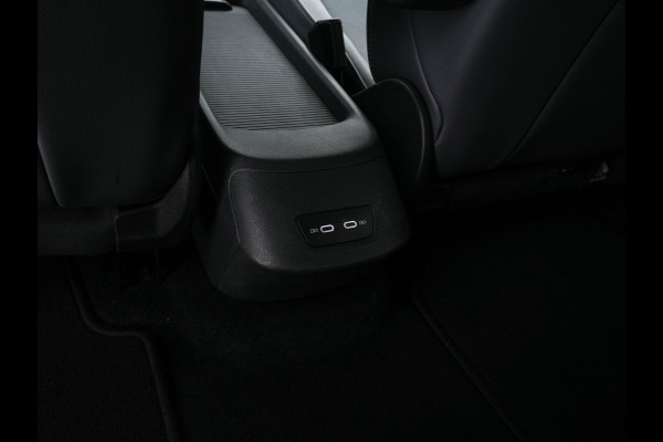 Volkswagen ID.3 Business 58 kWh [ 3-Fase-11kW ] {SOH-87%} (INCL-BTW)  *FULL-LED | AMBIENTLIGHT | KEYLESS | NAVI-FULLMAP | DAB | CARPLAY | CCS-FASTLOADER | CAMERA | HEATED-COMFORTSEATS | DAB+ | DIGI-COCKPIT | ECC | PRIVACYGLASS | PDC | 18''ALU*