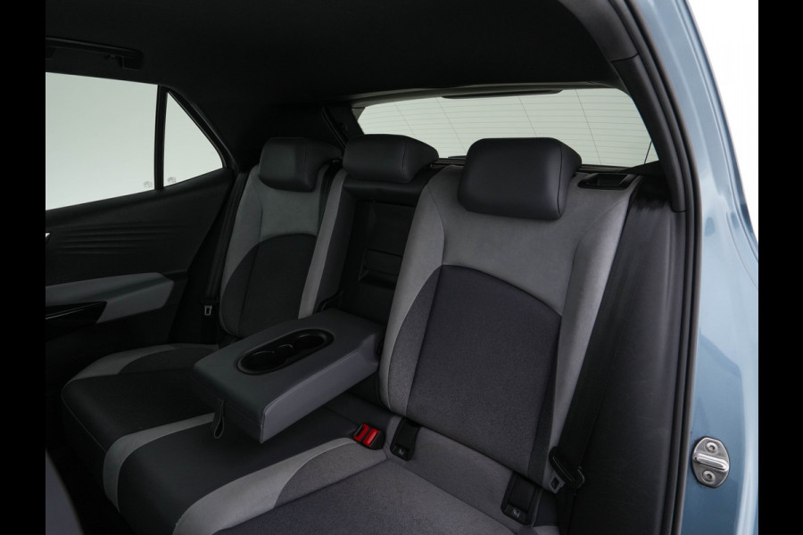 Volkswagen ID.3 Business 58 kWh [ 3-Fase-11kW ] {SOH-87%} (INCL-BTW)  *FULL-LED | AMBIENTLIGHT | KEYLESS | NAVI-FULLMAP | DAB | CARPLAY | CCS-FASTLOADER | CAMERA | HEATED-COMFORTSEATS | DAB+ | DIGI-COCKPIT | ECC | PRIVACYGLASS | PDC | 18''ALU*