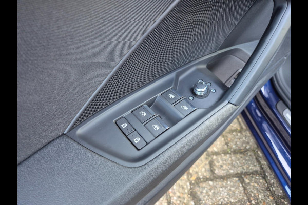 Audi A3 Sportback 40 TFSI e Business edition LED, Virtual, NAP