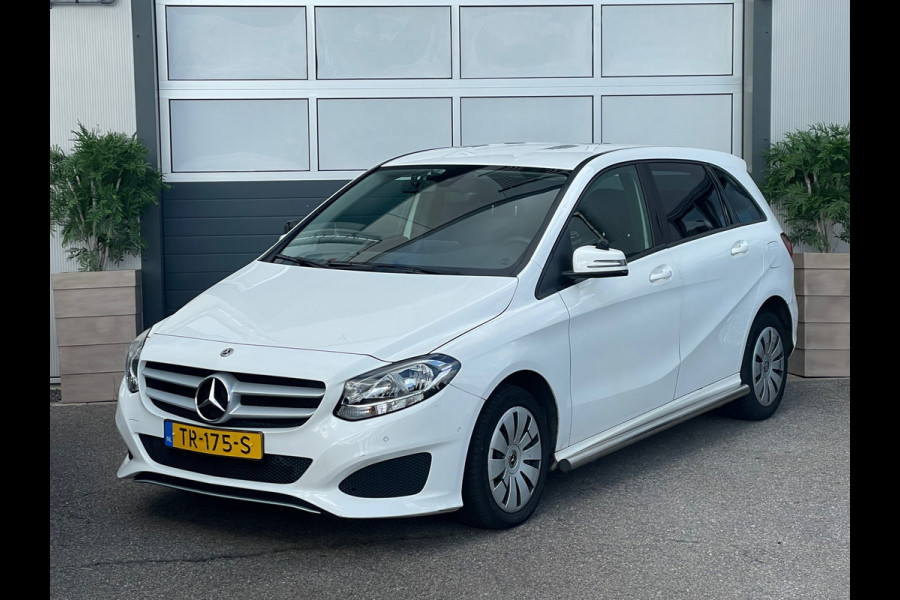 Mercedes-Benz B-Klasse 220 d Ambition // AUTOMAAT / AIRCO / EURO 6 / BLUETOOTH / NAP /