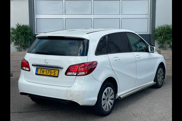 Mercedes-Benz B-Klasse 220 d Ambition // AUTOMAAT / AIRCO / EURO 6 / BLUETOOTH / NAP /