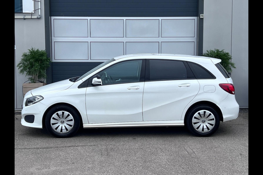 Mercedes-Benz B-Klasse 220 d Ambition // AUTOMAAT / AIRCO / EURO 6 / BLUETOOTH / NAP /