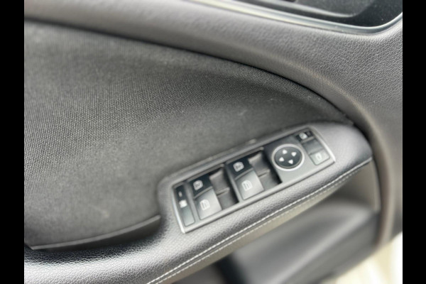 Mercedes-Benz B-Klasse 220 d Ambition // AUTOMAAT / AIRCO / EURO 6 / BLUETOOTH / NAP /