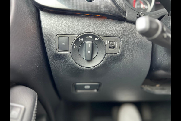 Mercedes-Benz B-Klasse 220 d Ambition // AUTOMAAT / AIRCO / EURO 6 / BLUETOOTH / NAP /