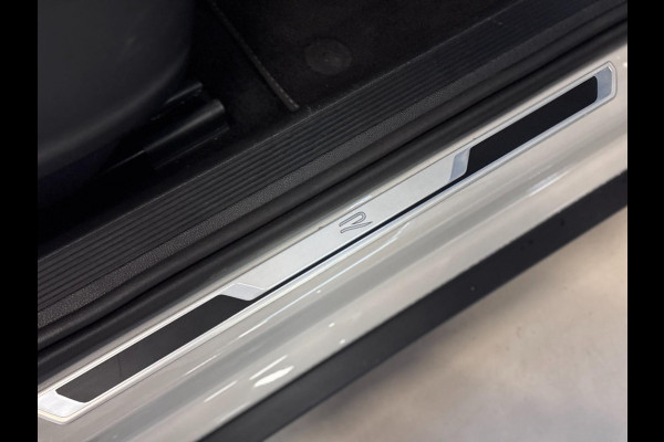 Volkswagen T-Roc 1.5 TSI R-Line PANO | IQ LED | KEYLESS | VIRTUAL | CAMERA | VOL!