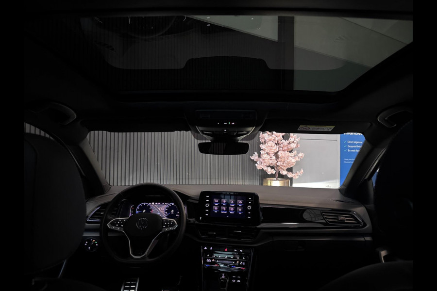 Volkswagen T-Roc 1.5 TSI R-Line PANO | IQ LED | KEYLESS | VIRTUAL | CAMERA | VOL!