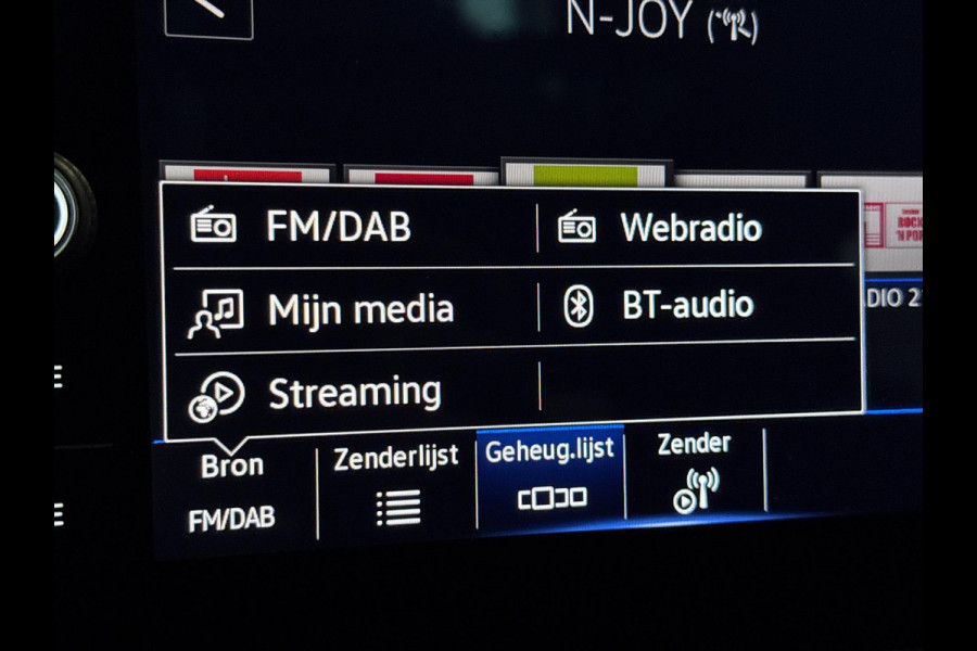 Volkswagen T-Roc 1.5 TSI R-Line PANO | IQ LED | KEYLESS | VIRTUAL | CAMERA | VOL!