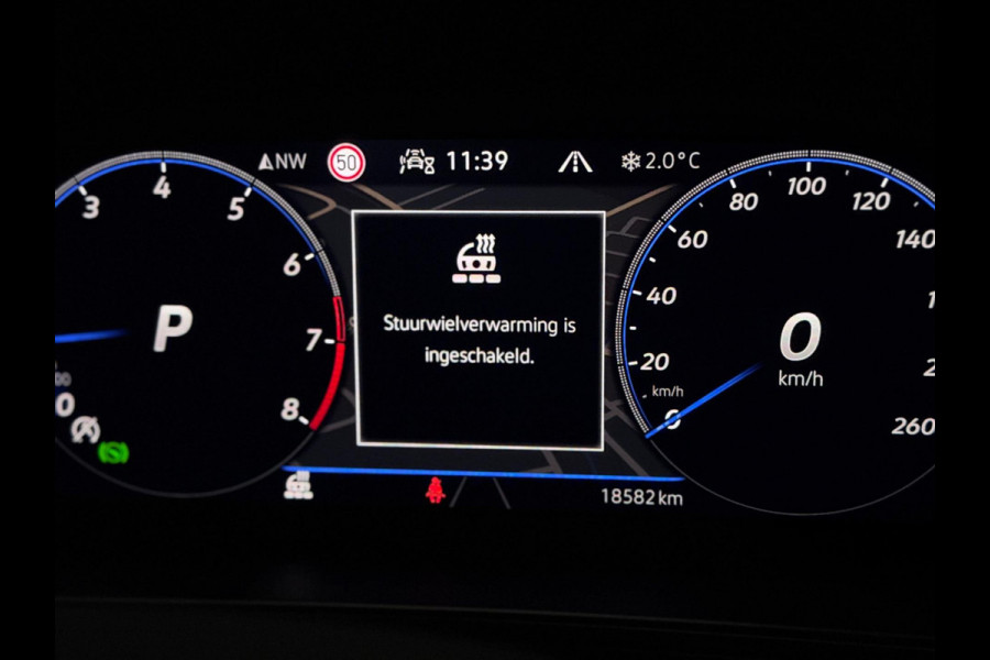 Volkswagen T-Roc 1.5 TSI R-Line PANO | IQ LED | KEYLESS | VIRTUAL | CAMERA | VOL!