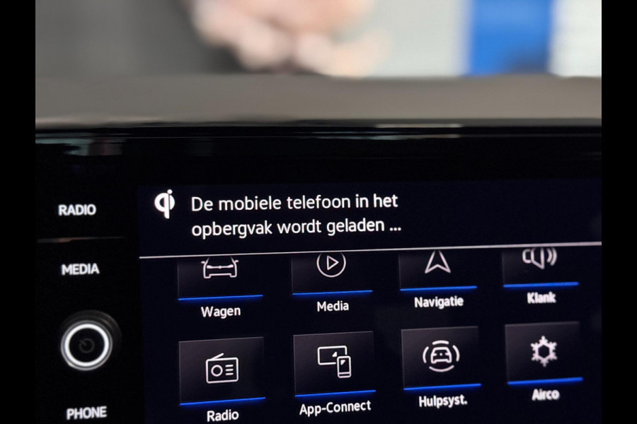 Volkswagen T-Roc 1.5 TSI R-Line PANO | IQ LED | KEYLESS | VIRTUAL | CAMERA | VOL!