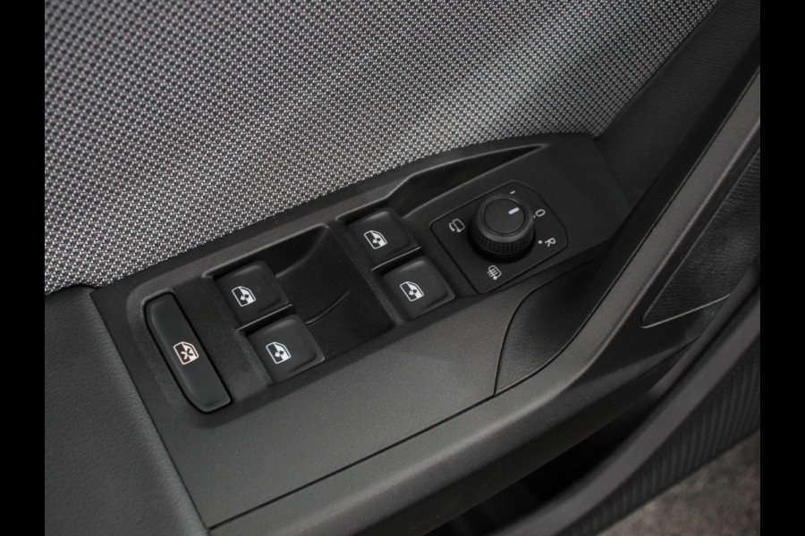 Seat Leon 1.0 eTSI 110pk Automaat Style Navigatie Apple Carplay/ Android Auto Camera Parkeersensoren Stoel- en stuurverwarming Cruise Control Virtual Cockpit Climate Control