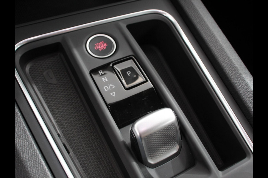 Seat Leon 1.0 eTSI 110pk Automaat Style Navigatie Apple Carplay/ Android Auto Camera Parkeersensoren Stoel- en stuurverwarming Cruise Control Virtual Cockpit Climate Control