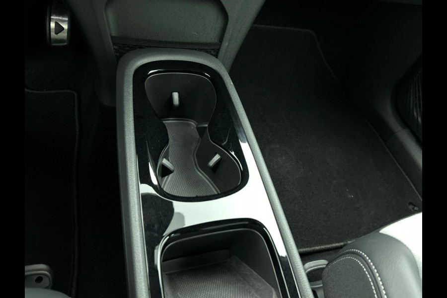 Volkswagen ID.3 Pro Edition 58 kWh Airco ECC Navi Carplay PDC VA + Camera Adaptive Cruise Control Full LED Stoel/Stuurverwarming Alcantara bekleding