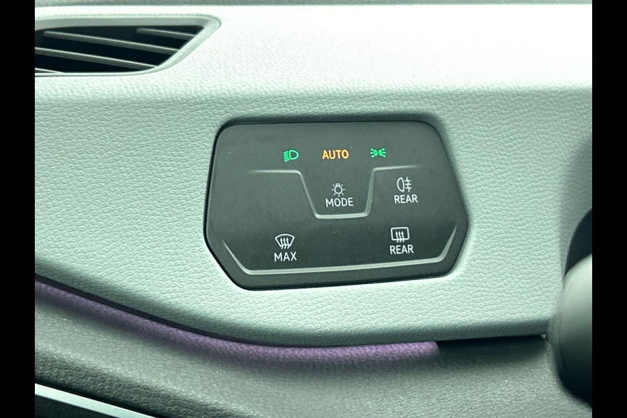 Volkswagen ID.3 Pro Edition 58 kWh Airco ECC Navi Carplay PDC VA + Camera Adaptive Cruise Control Full LED Stoel/Stuurverwarming Alcantara bekleding