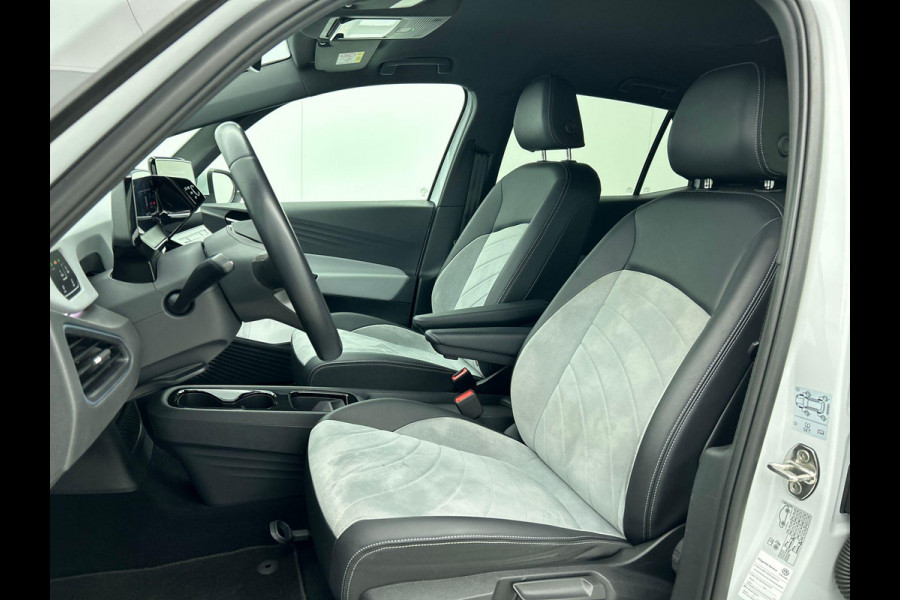 Volkswagen ID.3 Pro Edition 58 kWh Airco ECC Navi Carplay PDC VA + Camera Adaptive Cruise Control Full LED Stoel/Stuurverwarming Alcantara bekleding