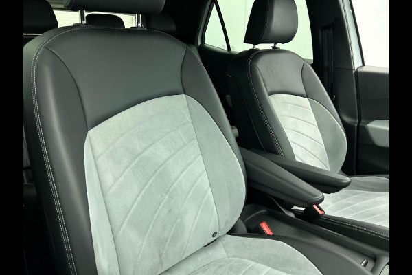 Volkswagen ID.3 Pro Edition 58 kWh Airco ECC Navi Carplay PDC VA + Camera Adaptive Cruise Control Full LED Stoel/Stuurverwarming Alcantara bekleding