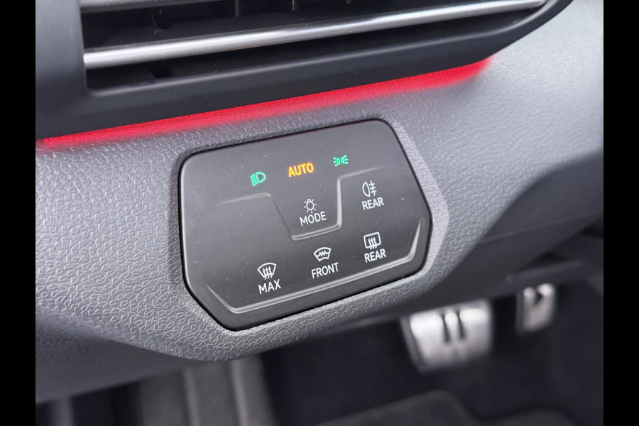 Volkswagen ID.4 First 82kWh SOH 93% Warmtepomp Trekhaak Adap.Cruise Navi Ecc Camera Apple Carplay Android Auto Pdc Lmv  20" Privacy Glas Led Rijstrooksensor Stuur+Stoelverwarming Origineel Nederlandse Auto