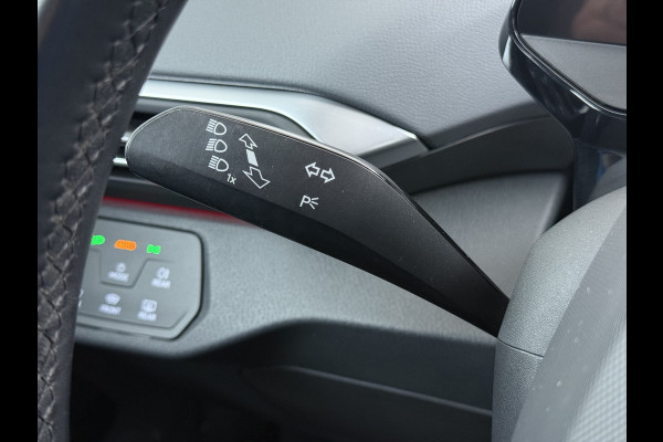 Volkswagen ID.4 First 82kWh SOH 93% Warmtepomp Trekhaak Adap.Cruise Navi Ecc Camera Apple Carplay Android Auto Pdc Lmv  20" Privacy Glas Led Rijstrooksensor Stuur+Stoelverwarming Origineel Nederlandse Auto