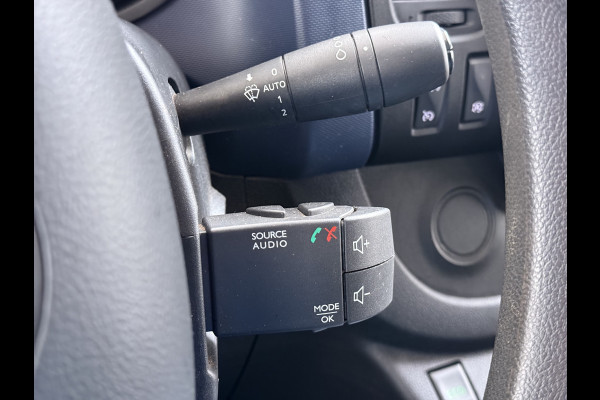 Opel Vivaro 1.6CDTI L2H1 Dubbele Cabine 5-Persoons Euro 6 Airco Navi Cruise Control Regen-Lichtsensor Pdc Betonplex Vloer Wandbetimmering Schuifdeuren 1e Eigenaar Origineel Nederlandse Auto