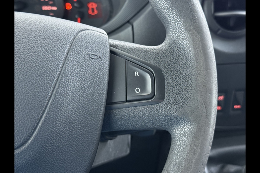Renault Master T35 2.3DCI L2H2 3-Persoons 2X Schuifdeur Airco Camera Cruise Control Pdc Betonplex Vloer Wandbetimmering Schuifdeuren Achterdeuren Sidebars Euro 6 Origineel Nederlandse Auto