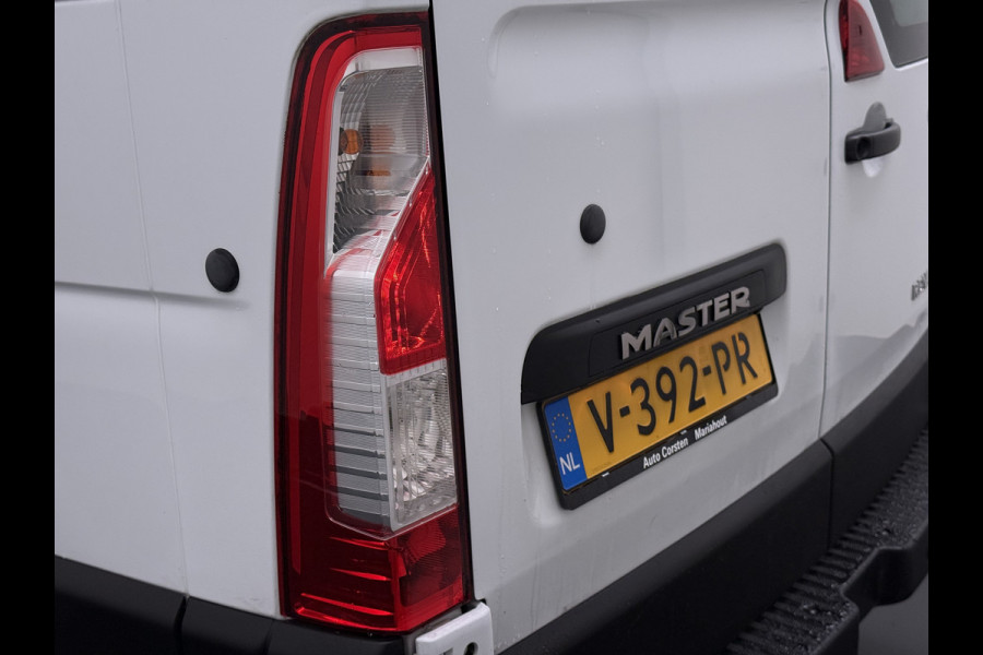Renault Master T35 2.3DCI L2H2 3-Persoons 2X Schuifdeur Airco Camera Cruise Control Pdc Betonplex Vloer Wandbetimmering Schuifdeuren Achterdeuren Sidebars Euro 6 Origineel Nederlandse Auto