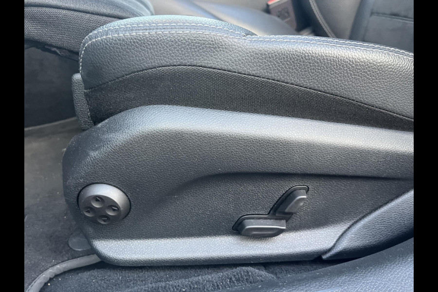 Mercedes-Benz C-Klasse 200 Business Solution AMG PANODAK | STOELVERWARMING | CAMERA | APPLE CARPLAY | MERCEDES-DEALER ONDERHOUDEN | ORIGINEEL NL | 2e EIGENAAR | 12 MND BOVAG GARANTIE
