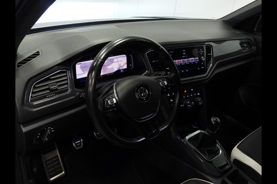 Volkswagen T-Roc 1.5 TSI Sport NAVI/CAMERA/LED/TREKH./17"LMV!